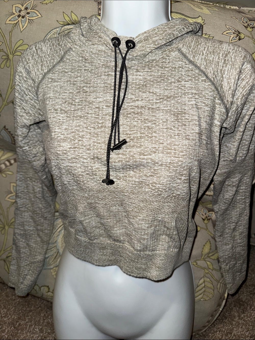 Women’s Cropped Hooded Pullover Sweatshirt - Beige Heather